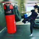 Paridhi Sharma Instagram - Learning new art "kickboxing"😊 #learning #punches #balancing #art