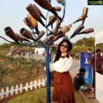 Paridhi Sharma Instagram - Some moments are captured for life time😁 #funtime #friends #Lavina #navita #longlive #myfamily #hubby #kishhu #relivingmychildhood #exoticlocation #laughter #happiness @tanmaisaksena