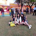 Paridhi Sharma Instagram - Some moments are captured for life time😁 #funtime #friends #Lavina #navita #longlive #myfamily #hubby #kishhu #relivingmychildhood #exoticlocation #laughter #happiness @tanmaisaksena