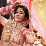 Paridhi Sharma Instagram - Let the world know you as you are, not as you think you should be. ... #bride #patialababes #shadi #posing @sonytvofficial