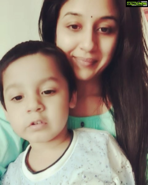 Paridhi Sharma Instagram - Reliving my childhood😀 #mothersonbonding #johnypapa #poem #cutenessoverload #innocence #learning #patialababes @tanmaisaksena