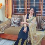 Paridhi Sharma Instagram - Simplicity, carried to an an extreme, becomes elegance. ... #sareelovers #elegance #simple #clicks #mychoice #mystyle #ridharv #paridhisharma