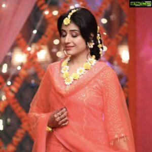 Paridhi Sharma Instagram - 😊Love is your quality. Love is not what you do. Love is what you are..
#lovelife #flowers #jewelry #patialababes
@sonytvofficial
