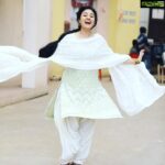 Paridhi Sharma Instagram - A smile is a curve that sets everything straight😊 #patialababes #laughter #enjoy #enjoylife #moves