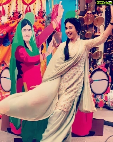 Paridhi Sharma Instagram - In all of living, have much fun and laughter. Life is to be enjoyed, not just endured. #patialababes #funandmasti