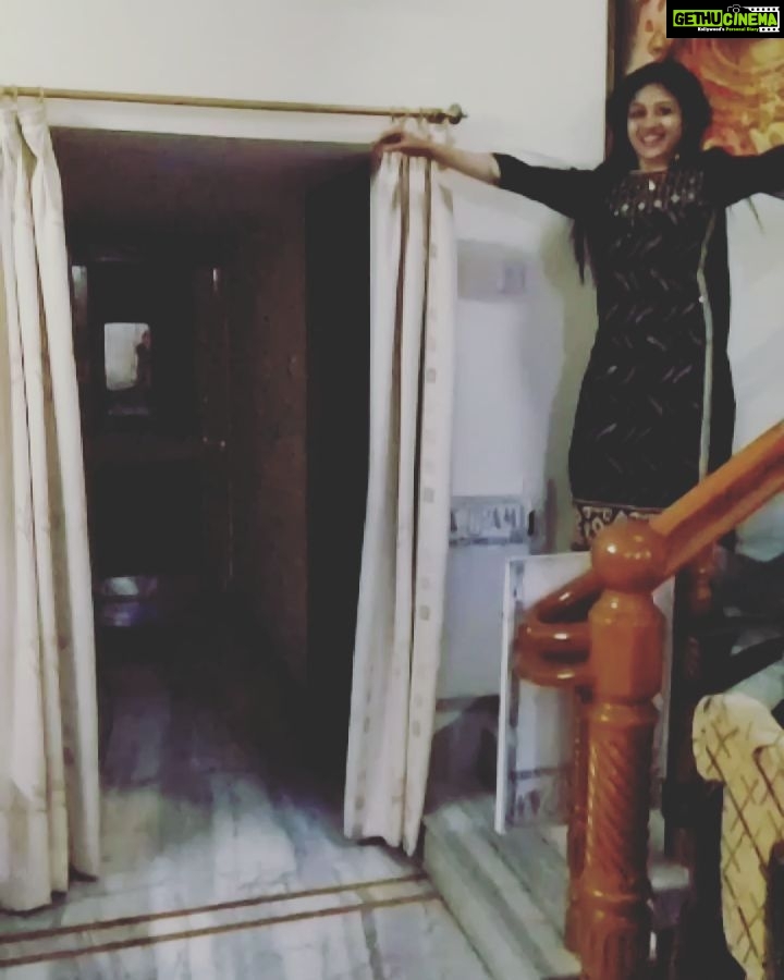 Paridhi Sharma Instagram - Run Wid Confidence And Fly With Your Achievement! No Journey Is Long, When Dreams Are Big And Sky Is The Limit! Good Morning ☕ 🍫 Have a Successful Wednesday😊🌷💐