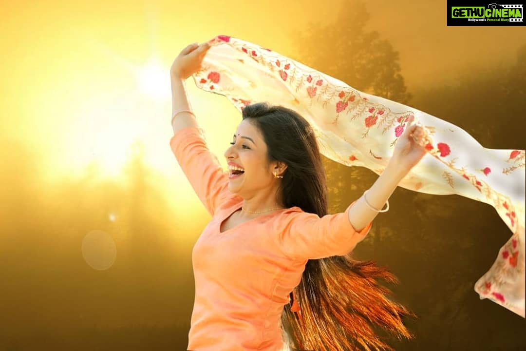 Paridhi Sharma Instagram - Women are angels who have the compassion to cradle a new life at the same time strength to shake the heaven and the earth.. Being woman is a celebration in itself😊Happy Women's Day 😊 #beingwoman #happywomen'sday #PatialaBabes