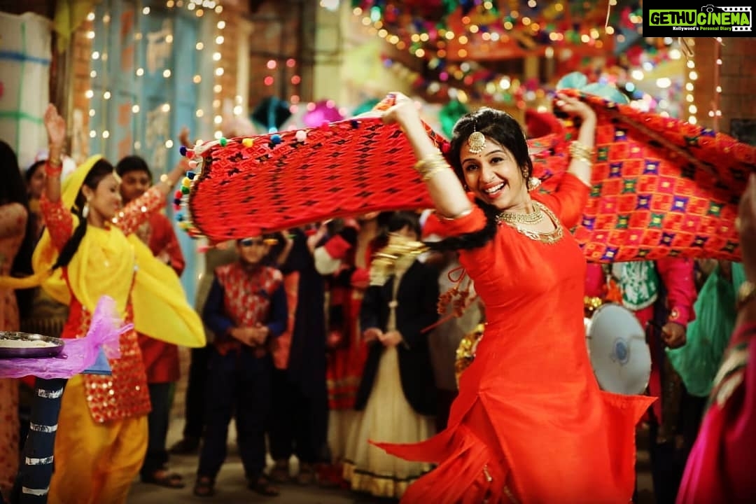 Paridhi Sharma Instagram - Ready to fly😀 @sonytvofficial