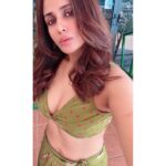 Parul Yadav Instagram - Those that sow the first seeds of a revolution.. those that take a stand against the wind.. those that dare to dream differently.. those are to who I doff my hat.. here is a fully vegan restaurant @buenavidavegan right on the beach at Adeje in the Canary Island of Tenerife.. what wonderful food and what a wonderful feeling! And P.S. they only serve cow's milk to calves!! As one should!!! #PYTravels #Tenerife #CanaryIsland #TuesdayTravels #TenerifeIsland #TenerifeFood #Buenavida #BuenavidaBeach #VeganMeals #VeganFoodLovers #VeganDiet #VeganBowl #VeganHealth #BuddhaBowl #NaturesCandy #EatYourFruits #EatYourFruitsAndVeggies #HealthyEatingHabits #HealthyFoody #TuesdayGrind #LifestyleGoals #SpainTravel #SpainFood #Sandal_official #SandalwoodAdda #KannadaActors #KannadaHeroine #NammaBangalore #NammaBengaluru #NammaKarnataka Adeje Tenerife