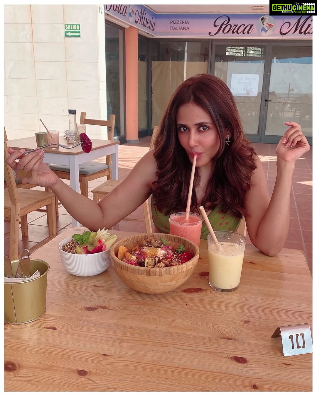 Parul Yadav Instagram - Those that sow the first seeds of a revolution.. those that take a stand against the wind.. those that dare to dream differently.. those are to who I doff my hat.. here is a fully vegan restaurant @buenavidavegan right on the beach at Adeje in the Canary Island of Tenerife.. what wonderful food and what a wonderful feeling! And P.S. they only serve cow's milk to calves!! As one should!!! #PYTravels #Tenerife #CanaryIsland #TuesdayTravels #TenerifeIsland #TenerifeFood #Buenavida #BuenavidaBeach #VeganMeals #VeganFoodLovers #VeganDiet #VeganBowl #VeganHealth #BuddhaBowl #NaturesCandy #EatYourFruits #EatYourFruitsAndVeggies #HealthyEatingHabits #HealthyFoody #TuesdayGrind #LifestyleGoals #SpainTravel #SpainFood #Sandal_official #SandalwoodAdda #KannadaActors #KannadaHeroine #NammaBangalore #NammaBengaluru #NammaKarnataka Adeje Tenerife