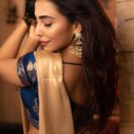 Parvatii Nair Instagram - This reminds me of “eclairs” which ones your fav🦋