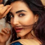 Parvatii Nair Instagram - This reminds me of “eclairs” which ones your fav🦋