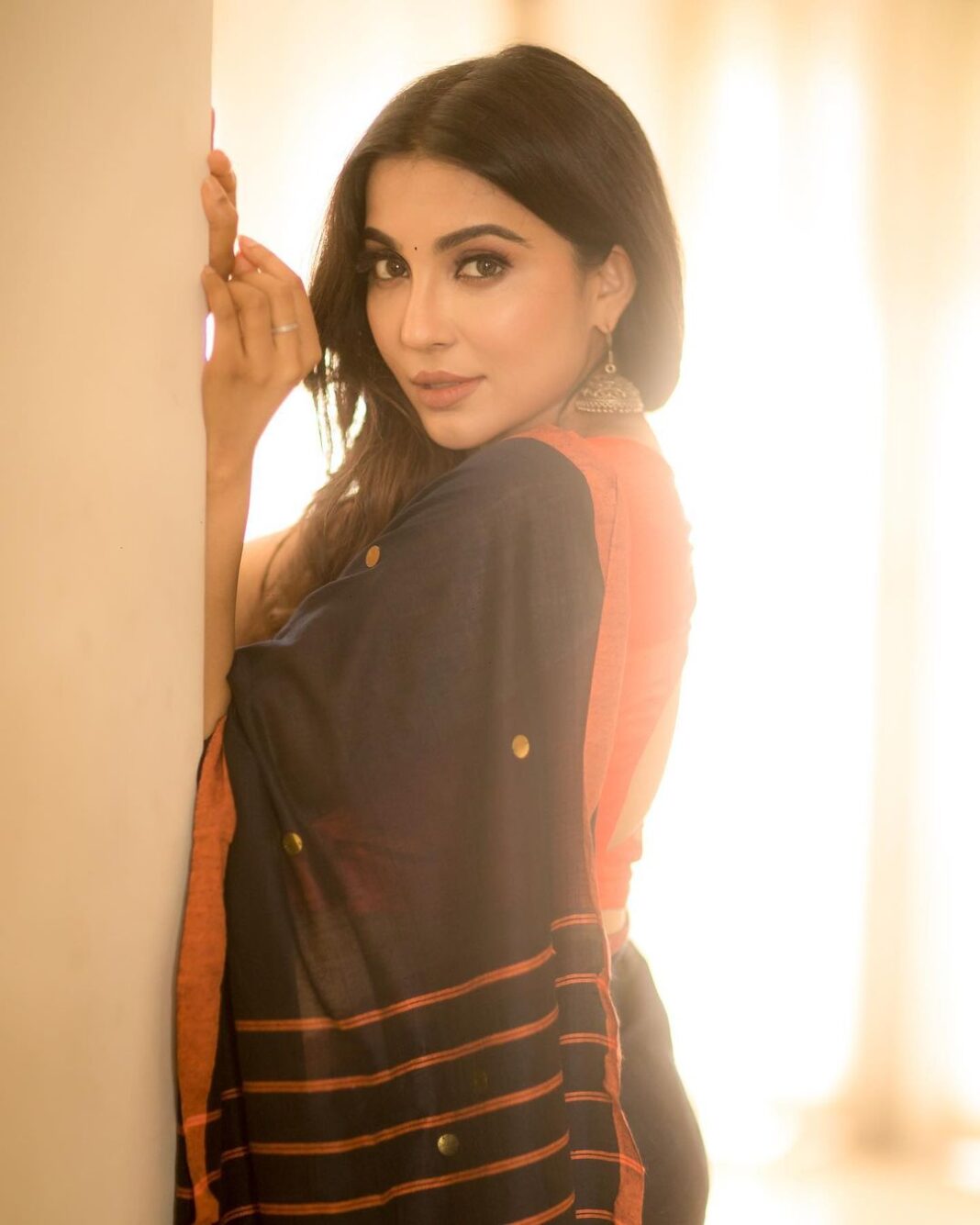 Parvatii Nair Instagram - Good day 🤗 ✨ @camerasenthil @ivalinmabia @jeevithamakeupartistry