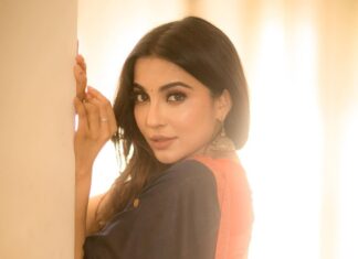 Parvatii Nair Instagram - Good day 🤗 ✨ @camerasenthil @ivalinmabia @jeevithamakeupartistry