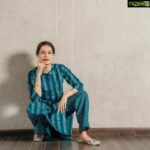 Payal Rohatgi Instagram - AAP Party के एक नेता Sushil Kumar Gupta ने फोटोग्राफ share करी अपने facebook के ऊपर ये विचारधारा फैलाते हुए कि लाशों के ढेर के ऊपर क़ौवे और गेंद मंडरा रहे थे और ये हो रहा है UP और Bihar के अंदर। मुझे सिर्फ़ इतना कहना है की लाशें मिली है मगर ये जो viral photo AAP के नेता ने फैलायी है ये viral photo 2015 कि है ना कि 2021 से और इस प्रकार से गंदी राजनीति करना गलती से या जानबूझकर ग़लत है क्योंकि लोगों के अंदर एक बहुत बड़ा डर फैल रहा है इस महामारी के कारण। #payalrohatgi