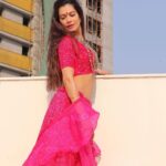 Payal Rohatgi Instagram - भारत के doctors से कहना है कि आप लोग ने ये व्यावसाय पैसा कमाने के लिए चूना है ये बात हम मान सकते हैं मगर इसका मतलब ये नहीं कि आप अपनी इंसानियत खो बैठे क्योंकि covid महामारी की वजह से बहुत सारे लोग अस्पताल में भर्ती होते हैं।जो लोग अस्पताल में भरती हुए उन्हें फिर से ये बीमारी न हो उसके लिए आप लोगों को आम आदमी से लेकर पढ़े लिखे लोगों को बताना चाहिए की वो क्यूँ नहीं covid की guidelines का सही तरीक़े से पालन नहीं करते ??? #Remedesivir जो दवाई है करोना से लड़ने के लिए बोत महंगी हो गयी है आज की तारीख़ में, सुनने में आया है पाँच गुना दाम से बेची जा रही है और इस दवाई के sideeffects भी है।Doctors थोड़ा पैसा कमाने के इलावा भी सोचो 🙏 #PayalRohatgi