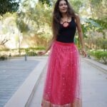 Payal Rohatgi Instagram - हम सबने सुना उनके कैसे Sadhguru जी कह रहे थे Arnab Goswami को की Tamil Nadu ke अंदर जो मंदिर है उनके अंदर discrepancies हैं यानी गपला हो रहा है पैसों का। ये बात को मद्देनज़र रखते हुए मैं कहना चाहती हूँ कि इसी कारण में भगवान राम के मंदिर में पैसा दान करने से अपने आपको रोक रही थी। क्यों ? क्योंकि आज की तारीख़ में अभी तो राम मंदिर Yogi Adityanath जी की सरकार के अंदर है मगर यह सरकार बदल सकती है क्योंकि हम लोकतंत्र में रहते हैं। मैं चाहती हूँ के हिंदू मंदिर का पैसा सरकार के हाथों में नहीं बल्कि मंदिर के trust के हाथों में होना चाहिए क्योंकि ये पैसों से हम गुरुकुल स्थापित करके आने वाली पीढ़ी को भारतीय संस्कृति के बारे में ज्ञान दे सकते हैं 🙏 #payalrohatgi