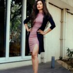 Payal Rohatgi Instagram - आज मैं आपके साथ बात करना चाहती हूँ कैसे हमारी society के अंदर पहले जो bank account खुला था Sundervan Epitome Coop Housing Service Society के नाम से वो खुला था Ahmedabad District Cooperative Bank Limited में और अब ये bank account shift हो गया है HDFC bank के अंदर। अब 2 महीने में एक bank account को बंद करना और वो ही account दूसरे bank में खोलना बड़ा अजीब लग रहा है परंतु दोनों ही bank पर मैं RTI apply नहीं कर सकती थी क्योंकि दोनों public bank नहीं थे। अब ये देखकर मुझे लगता है कि society के जो bank accounts है वो public banks में होने चाहिए क्योंकि RTI apply करके इंफॉर्मेशन ले सकते हैं उन banks से क्योंकि ये पैसा सबका पैसा है सिर्फ़ society के Chairman, Secretary और society के committee members का नहीं। मुझे जानना है के 62 lakh jo Ganesh housing से मिले वो पैसे को देते समय कौन सा covering letter दिया था ??? वो इंफॉर्मेशन को ये committee वाले society के WhatsApp group में नहीं डाल रहे हैं। साथ साथ में FD किसके नाम पर की गई है, कौन है authorised signatory, कितना bulk payment किया गया है, किस किस को किया गया है ??? यह सारी information society के WhatsApp group में डालनी चाहिए मगर committee वाले ये सब नहीं कर रहे हैं। मुझे अभी सोचना पड़ेगा कि किस प्रकार से मैं ये इंफॉर्मेशन लूँ क्योंकि इंफॉर्मेशन लेना हर भारतीय नागरिक का हक़ है 🙏 #PayalRohatgi