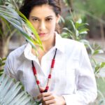 Payal Rohatgi Instagram - हम सबको पता है कि कैसे zomato के delivery boy के ऊपर आरोप लगाया गया एक महिला customer द्वारा कि उसने उसका नाक तोड़ा जबकि zomato delivery boy का कहना है कि रास्ते ख़राब होने की वजह से वो late हो गया और उसने late होने कि माफ़ी भी माँगी है। इसके बावजूद महिला ने उनका नाक तोड़ा।अब सच क्या है ये तो हमें छानबीन बताएगी परंतु सिर्फ़ एक तरफ़ा narrative सुनना ग़लत है और National Commision of Men होना चाहिए जहाँ पर पुरुषों की बात सुनने का प्रयास किया जाए और जो सच है वो बाहर आए ना कि एक तरफ़ा कहानी। Bharat के अंदर अगर महिलाओं के लिए National Commision of Women है और जानवरों के लिए भी organisation है तो फिर क्यों ना पुरुषों के लिए भी एक National Commision of Men ?? Sach में अब रंग के आधार पर भेदभाव के ऊपर बोहोत सारी कहानियां सुनने को मिलने वाली है क्योंकि अब Meghan Markle द्वारा racism के ऊपर चर्चा सब खुलकर करेंगे। इनमें से कुछ कहानियाँ सही होगी कुछ कहानियाँ ग़लत क्योंकि feminist हर दम कोई न कोई victim card खेलती है तो ग़लत तरीक़े से पुरुषों को नहीं फँसाया जाए उसके लिए विदेशों में तो मैं नहीं कह सकती परंतु भारत के अंदर एक संस्था होनी चाहिए पुरुषों के लिए। #PayalRohatgi
