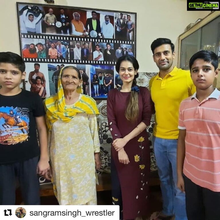Payal Rohatgi Instagram - #Repost @sangramsingh_wrestler with @get_repost ・・・ Women h to Men h🙏 #happyinternationalwomensday #womensday #mondaymotivation #Sangramsingh