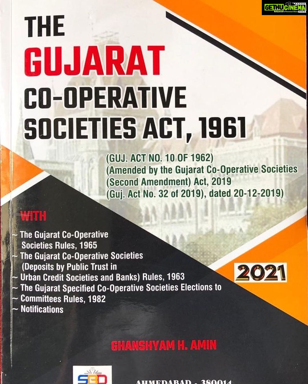 Payal Rohatgi Instagram - अब मैं आपके साथ बात करना चाहती हूँ कि कैसे society बनने के बाद पहले society की managing committee को सारे flat owners को member बनाना चाहिए society का और share certificate issue करना चाहिए।परन्तु जो कागजाद मुझे मिले registrar office से वो काग़ज़ात gujarati में हैं और उन्हें translate करने के लिए मुझे पैसे देने पड़ेंगे एक translator को क्योंकि मुझे office ने translate करके नहीं दिये और society की ये duty थी मगर उन्होंने जब हमें बताना ही नहीं सही समझा के उन्होंने किस कानूनों के आधार पर ये society की registration करी , translation तो दूर कि बात है। तो मैं सिर्फ़ इतना कहना चाहती हूँ कि हम jo Gujarat में रह कर bade हुए हैं उन्हें gujarati आती है परंतु काफ़ी वर्षों से gujarati bhaasha का इस्तेमाल नहीं करने की vajah से अब बहुत मुश्किल होगाबीस page जिसका ट्रांसलेशन करना और सही बात को समझना क्योंकि जब तक आप bhaasha को नहीं समझेंगे तो तब तक आप apna point of view कैसे रख पाएंगे किसी भी मुद्दे में magar society ke कोई member को लगा कि मैं gujarati bhaasha का dress रेस्पेक्ट कर रही हूँ jo बोहोत ज़्यादा हस्यजनक था क्योंकि वो आदमी शायद पढ़ा लिखा Doctor था 🤣 दूसरी ओर एक member ने मेरे पिताजी के प्रयास को copyराइट violation act का नाम दे दिया जब उन्होंने bye-laws के ऊपर जो gujarati में sample किताब थी उसकी फोटोग्राफ society के WhatsApp group में डाली। मतलब कहाँ से आते हैं ये लोग 😜 कौन से school में पढ़े हैं ??? इन्हें इतना भी नहीं पता कि एक किताब का cover share करना कैसे copyright violation act के लिए qualify हो सकता है ??? इतना तो WhatsApp university के passout को भी समझ पड़ता है 😜 Society ने हमसे जो एक लाख ४० हज़ार का cheque लिया है उसके आधार पर registered bye-laws की translation करना उनकी ज़िम्मेदारी है, share certificate देना भी उनकी ज़िम्मेदारी है परंतु सही बात करने पर वो इल्ज़ाम लगाते हैं मुझ पर कि मैं अपने पिता जी का phone ग़ैर क़ानूनी तरीक़े से इस्तेमाल कर रही हूँ WhatsApp message डाल कर उनके phone से ।तो मैं उन्हें इतना ही कहना चाहती हूँ कि मैं मेरे पिताजी की बेटी हूँ और हमारे घर में gender equality है। मैं बड़ी हूँ तो मैं पिताजी के bank accounts में signatory भी हूँ तो email और phone तो देख ही सकती हूँ । #payalrohatgi #sundervanepitome #byelaws