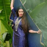 Payal Rohatgi Instagram - आपने B grade actors के बारे में सुना होगा, आप लोगों ने B grade हिन्दुओं के बारे में सुना होगा मगर क्या आपने B grade activist के बारे में सुना है ??? B grade activist वो है जो अपने दिमाग़ के अनुसार नहीं बल्कि WhatsApp Forward द्वारा मुद्दों के साथ खड़े रहते हैं और इनमें से एक B grade activist है #LeherSethi जिसने मेरे ख़िलाफ़ केस दर्ज किया है कि मैं मुस्लिम औरतों के ख़िलाफ़ नफ़रत फेलाती हूँ। ऐसे दिमाग़ से कम activist को मैं इतना ही कहना चाहती हूँ कि Switzerland के अंदर muslim औरतें हिजाब नहीं पहन सकतीं और पुरुष तो हिजाब पहनते ही नहीं है तो ये क़ानून Switzerland ke अंदर पास हुआ है जिसकी इन्फ़ॉर्मेशन मुझे एक public domain से मिली और अगर अब ये इंफॉर्मेशन पढ़कर अगर मैं इसके ऊपर video बनाती हूँ तो मेरे पर इल्ज़ाम मत लगाना कि मैं muslim औरत के ख़िलाफ़ नफ़रत फैला रही हूँ ग़लत है। जब मैंने Safoora Zagar की pregnancy के ऊपर अपनी राय रखी जो pregnancy का इस्तेमाल किया जा रहा था bail लेने में तो मेरे पे आरोप लगाया गया कि मैं नफ़रत फैला रही हूँ muslim औरतों के ख़िलाफ़ जो बहुत ज़्यादा हस्याजनक था क्योंकि औरत ही pregnant हो सकती हैं मर्द नहीं। अब हम सबको पता चला है कि कैसे US के दंगों में Trump को बरी कर दिया गया है जो दर्शाता है कि Trump के ख़िलाफ़ एक fake narrative चलाया जाता था कि उसकी वजह से अमेरिका में दंगे हुए वो एक साज़िश थी। तो ऐसे B grade एक्टिविस्ट को मैं कहना चाहती हूँ कि अपने दिमाग़ का प्रयोग करे WhatsApp forward से मुद्दों के साथ जुड़े नहीं क्योंकि ये उनकी अक्षमता दिखाता है क्षमता नहीं 🙏 #PayalRohatgi