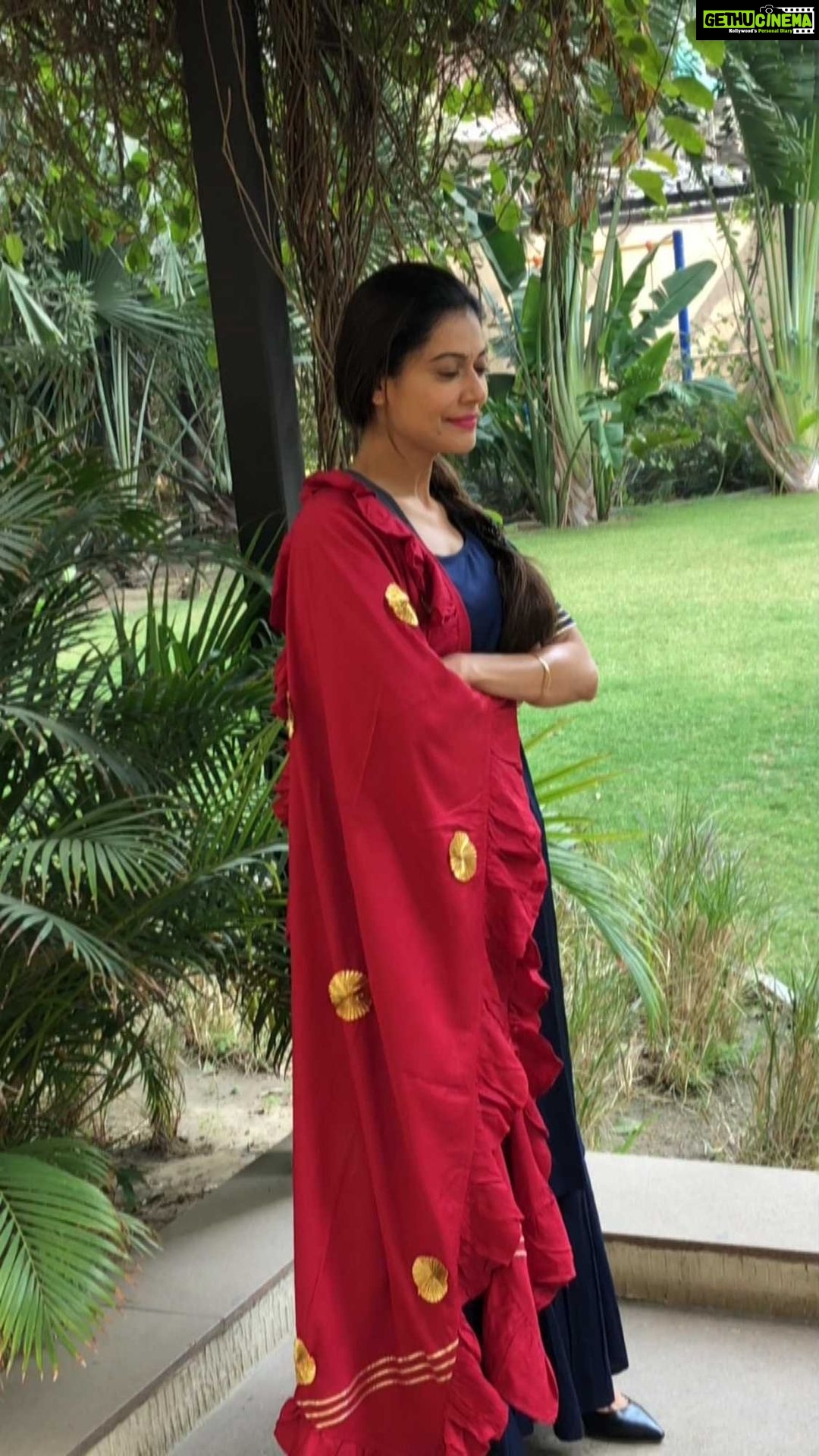 Payal Rohatgi Instagram - Never try to force a connection, either your souls mix or they don’t 😊 - Payal Rohatgi #payalrohatgi #vocalforlocal