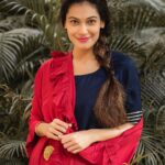 Payal Rohatgi Instagram - अभी हम बात करेंगे #DishaRavi के ऊपर जिसे गिरफ़्तार किया गया है क्योंकि उसने Greta ka टूलकिट का इस्तेमाल किया था ट्वीट करने के लिए भारत के किसान आंदोलन दौरान जो गणतंत्र दिवस पर दंगे का कारण बना। भारत के feminist कह रहे हैं की दिशा २१ वर्षीय बिचारी लड़की है जिसकी वजह से उसे गिरफ़्तार नहीं करना चाहिए मगर मेरा ये कहना है के Disha ने वो टूलकिट के ट्वीट को ट्वीट किया जो टूलकिट Greta ने अपने ट्विटर पर डाला जिसकी वजह से अंतरराष्ट्रीय षड्यंत्र का ख़ुलासा हुआ। आप अगर gender equality की बात करते हैं तो फिर पुरुष और महिला दोनों समान है और अगर पुरुष को सजा मिल सकती है अगर वो 21 वर्षीय है तो महिलाओं को भी सजा मिल सकती है। अगर आप एक पुरुष को बेगुनाह क़रार देते हैं अगर वो नाबालिक है तब आप वो ही रवैया इस्तेमाल कर सकते हैं एक महिला के साथ। मगर यहाँ पे उम्र का नजरिया नहीं इस्तेमाल किया जा सकता जो feminist करते हैं क्योंकि वो औरत होने का हथियार इस्तेमाल करते हैं चाहे वो safoora zagar की गर्भवती का मामला हो या अब Disha Ravi की उम्र का मामला। दिशा एक Christian है मगर हिन्दू नाम रखकर लोगों को भारत के अंदर बेवकूफ़ बनाती है जो ग़लत है। जिन लोगों ने ईसाई धर्म को अपना लिया है उन लोगों को अपना हिन्दू नाम त्याग देना चाहिए क्योंकि आपकी इस सोच से भी बहुत सारे सनातनी लोगों को ग़लत फहमी होती है। जो लोग कहते हैं कि मोदी सरकार का विरोध करने से विरोधियों को जेल में भर दिया जाता है उनको सिर्फ़ इतना कहना है कि मैं तो मोदी जी की समर्थक हूँ उसके बावजूद कांग्रेस सरकार ने मुझे जेल में डाला घंटों के लिए क्योंकि मैंने मोतीलाल नेहरू की बीवी गिन्नी । इस का क्या जवाब है इन लोगों के पास जो ये आरोप मोदी सरकार के ऊपर लगाते हैं ? क्या मेरे jail जाने ke पीछे भी Modi जी का हाथ था ? BJP का हाथ था ? क्या congress का हाथ था ? ये एक सवाल है सभी liberal लोगों से ? जो ये आरोप लगा रहे हैं कि Modi विरोधी होने ke कारण disha को jail मिली उनसे मेरा सवाल है ???