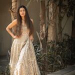 Payal Rohatgi Instagram - ये video द्वारा में निशाना साधना चाहती हूँ NCW की chief #RekhaSharma पर क्योंकि उनके समर्थन से ही ये आंदोलनजीवी #LeherSethi को मेरे ख़िलाफ़ FIR दर्ज करने का साहस मिला। Agenda है दोनो का कि मैं female protestor को target कर रही हूँ और minority ke ख़िलाफ़ नफ़रत फैला रही हूँ 🙀 मुझे सिर्फ़ इतना ही कहना है इनको के Bharath के अंदर अभिव्यक्ति की आज़ादी के ऊपर जो आप चर्चा कर रहे थे क्योंकि Twitter पर जो हज़ार accounts kisaan आंदोलन की आड़ में नक़ली ख़बरें फैला रहे हैं उनके suspension पर आप ये बोलती है और Twitter ke साथ खड़ी रहती है जो यही angle से उन accounts को suspend नहीं करना चाहते हैं वो अभिव्यक्ति की आज़ादी का उपयोग मैंने भी किया था और उसी आधार पर मैंने उस औरत को निशाना बनाया जो दिन में दंगे करवा रही थी delhi के अंदर और रात में अपनी निजी ख्वाहिशें पूरी कर रही थी जिसकी वजह से वो गर्भवती हो गयी। अब अगर jail ke अंदर उसके अंदर ऐसी ख़्वाहिशें उत्पन्न हो गयी तो तक़लीफ उसे ही होगी इसे मद्देनज़र रखते हुए मैंने उसे कॉन्डोम का प्रयोग करने के लिए कहा परंतु ये दोनों औरतों को मेरा मज़ाक समझ नहीं पड़ा या मेरा मज़ाक पसंद नहीं आया और इस लिए एकजुट होकर मेरे ख़िलाफ़ FIR करवाया। condom ke ऊपर बात करना कैसे किसी को target करना है क्योंकि condom तो अच्छी चीज़ है जो गर्भवती होने से महिलाओं को बचाती है जो इसके लिए मानसिक तौर से तैयार नहीं होते है। परंतु Rekha Sharma और Lehar Sethi को मेरा मज़ाक़ नहीं समझ पड़ा और इसलिए दोनों ने मिलकर मेरे ख़िलाफ़ ये narrative बुनने का प्रयास किया। दोनों को सिर्फ़ इतना ही कहना है कि Bharath ke अंदर अगर वो चाहती है कि Twitter ke ऊपर मज़ाक करने का हक़ उनके क़ौम के लोगों को हो तो मुझे भी मज़ाक करने का हक़ है। क़ानून सबके लिए समान होना चाहिए 🙏 नमस्ते 😜 #PayalRohatgi