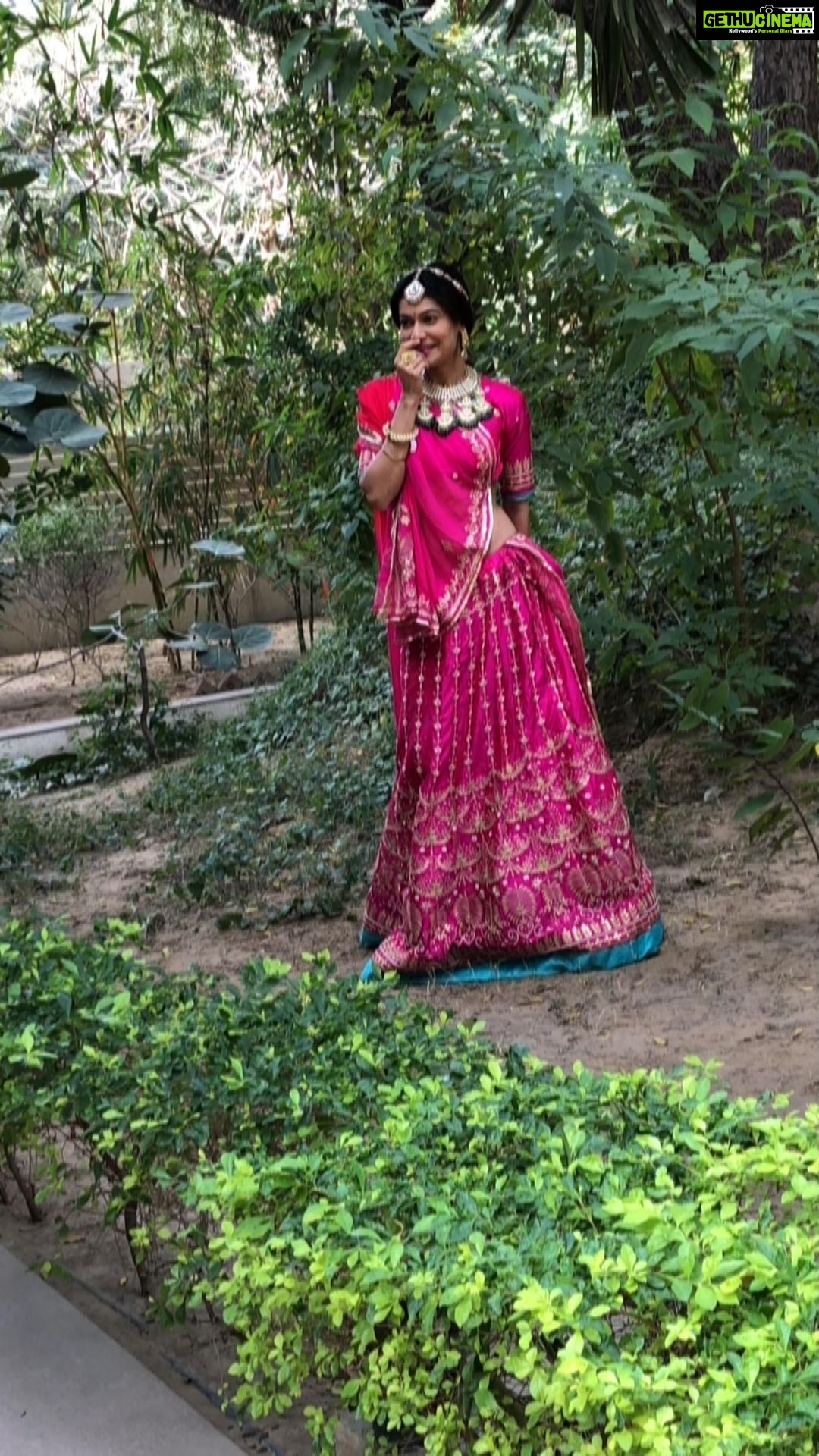 Payal Rohatgi Instagram - Flowers grow even after they are stepped on, so will I - Payal Rohatgi #payalrohatgi #vocalforlocal