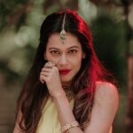 Payal Rohatgi Instagram - अभी तक तो हम जान गए होंगे American गायक #Rihanna का अजेंडा क्योंकि उसके एक tweet के बाद भारत का पंजाबी बंदर उसके नाम से गाना release कर रहा है 🤣 बंदर का नाम है Diljit Dosanjh हाँ 😂 #Rihanna के बाद हम बात करते हैं एक मौसम के बारे में बातचीत करने वाली activist के बारे में जिसका नाम है #GretaThunberg।अब ये बच्ची को पब्लिसिटी मिली दुनिया के बड़े बड़े नेताओं को जवाब देकर जो जवाब का कोई logic नहीं होता था परंतु बुद्धिजीवी लोगों ने इसको अपना पोस्टर गर्ल बनाना दिया क्योंकि उनका अजेंडा है।अब ये Greta जिसको Modi जी भाव नहीं देते तो सुर्ख़ीयों में आने के लिए भारत के किसानों का मुद्दा उठा रही है। तो मैं इस बेवकूफ़ ladki को इतना ही कहना चाहती हूँ की मुझे समझ पड़ gaya कि तेरा ख़्वाब होगा US की President बनना परंतु Modi जी तो नहीं है Trump नहीं जो तुझे तवजुव दे। अब ये दोनों महिलाओं के बाद हम देख रहे हैं अमेरिका के po.. stars को काफ़ी दिलचस्पी है भारत के किसानों में क्योंकी internet shutdown से शायद उनके videos कम download हो रहे है 🤪 और वैसे भी Sunny Leone की तरक़्क़ी देख अब अमेरिका का हर porn star bollywood में आना चाहता है। #MiaKhalifa और #JohnnySins के बारे में हम बात कर रहे हैं। अब बात करते हैं #KamlaHarris की भतीजी के बारे में जिसका नाम है #MeenaHarris, बिचारी अपना वजूद बनाने के लिए भारत ke किसानों के ऊपर टिप्पणी कर रही है और कह रही है कि भारत की police को भारत के किसान के ऊपर हमला नहीं करना चाहिए। उसे इतना ही कहना चाहती हूँ उसे हक़ है मुद्दों के ऊपर बोलने का परंतु पहले अपने देश के अंदर जो भेदभाव की वजह से एक black इंसान की हत्या हुई थी आपकी police द्वारा उसके ऊपर भी कभी बारीकी से सोचिए और बोलिए। रही बात Bharath की police की तो गणतंत्र दिवस par सपने देखा कि वो kisaan नहीं थे kisaan की आड़ में Bharath विरोधी log थी और उन्हें क़ाबू में करना Bharath की police का duty है। ये कहकर अब अंतरराष्ट्रीय एजेंडे को समझ जाइए 🙏 #PayalRohatgi