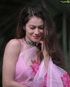 Payal Rohatgi Instagram - अब एक po.. स्टार जिसका नाम है #MiaKhalifa उसने ट्वीट किया है भारत के किसान आंदोलन के ऊपर तो मुझे सिर्फ़ इतना ही कहना है कि सनी लियोनी की तरक़्क़ी भारत में देखकर दूसरे विदेशी पॉर्न स्टार को ईर्षा महसूस हो रही है और इसलिए अब भारत के किसान आंदोलन की आढ में वो भारत के मार्केट के अंदर घुसना चाहते हैं और अपना धंधा यहाँ पर शुरू करना चाहते हैं। Internet के बंद होने से मिया ख़लीफ़ा को बड़ा दुख हो रहा है क्योंकि शायद किसान उसके फ़ैन्स है 🙀 और अब वो उसके पॉर्न को नहीं देख पा रहे हैं इसलिए बिचारी को बोहोत ज़्यादा दुख हो रहा है delhi ke internet shut down से। poori दुनिया ne देखा कि गणतंत्र दिवस par क्या शर्मनाक घटना घटी Bharath की delhi ke Lal क़िले में और उसके बावजूद ये अमेरिका ke पॉर्न stars अपनी 2 minute की publicity ke लिए और Bharath ke market में घुसने ke लिए किसानों की आढ़ में अपना agenda पूरा कर रहे हैं । बस इतना ही कहना है कि भारत के अंदर पतिव्रता pornstar है परन्तु बुद्धिजीवी p..nstar नहीं है jo शायद Miakhalifa पूरी कर सकती है 😂 #payalrohatgi