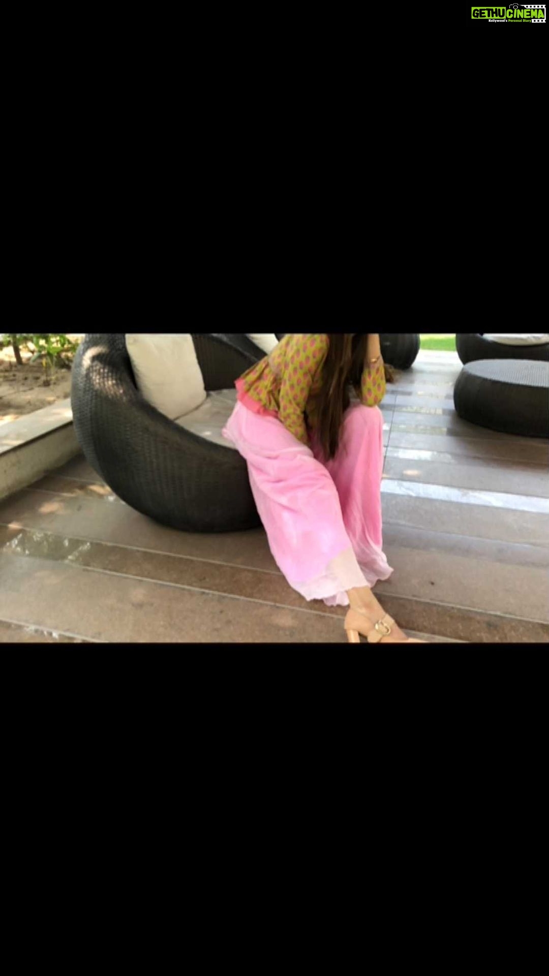 Payal Rohatgi Instagram - Nothing can be changed until it’s faced ❤️ - Payal Rohatgi #payalrohatgi #vocalforlocal