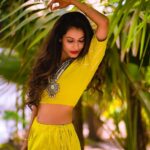 Payal Rohatgi Instagram - जिस प्रकार OTT platform का इस्तेमाल किया जा रहा है sanatana dharm को निशाना बनाने के लिए उसी प्रकार हमें OTT प्लैटफॉर्म्स का इस्तेमाल करना पड़ेगा हमारा सच भी बहार रखने के लिए क्योंकि षड्यंत्र रचा गया Sushant Singh Rajput को अपने रास्ते से निकालने के लिए क्योंकि वो एक talented outsider था और ये जाल बुना bollywood के दिग्गज लोगों ने क्योंकि वो उसके talent से डर गए थे। मैं नहीं चाहती कि ऐसा कोई भी outsider के साथ हो जैसा Sushant Singh Rajput के साथ हुआ इसलिए हमें हमारी कहानी बाहर लानी होगी। #Deathinbollywood एक web series है जो BBC par दिखाई दी जा रही है जहाँ पर #JiahKhan की मृत्यु के ऊपर इंफॉर्मेशन है कि कैसे उसका track suit ग़ायब था, कैसे उसका phone unlock था और उसके अंदर का data ग़ायब था और कैसे मुंबई police और CBI दोनों ने इस case को solve सही तरीक़े से नहीं kiya Asha karti हूँ कि सभी log ये web series को देखेंगे 🙏 #payalrohatgi