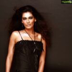 Payal Rohatgi Instagram – कुछ दिन पहले नेशनल स्टॉक एक्सचेंज NSE सुर्ख़ीयों में था क्योंकि उसके वेरिफाई ट्विटर हैंडल ने एक अभिनेत्री मौनी रॉय की फोटोग्राफ ट्वीट कर दी थी, गलती से 🙀 बहुत जल्द फ़ोटोग्राफ़ डिलीट हो गई और एक apology आयी जहाँ पर एजेंसी ने कहा के human error की वजह से ये गलती हो गई है। मैं सिर्फ़ इतना ही कहना चाहती हूँ कि भारत के feminists ने इसके ऊपर ज़्यादा हलचल नहीं करी क्योंकि शायद यहाँ पर कोई हिन्दू मुस्लिम ऐंगल नहीं था, कोई दलित ऐंगल नहीं था, कोई किसान आजकल जो सिख कम्युनिटी के साथ जुड़ा हो वाला ऐंगल नहीं था 😜

मगर मैं इस मुद्दे के ऊपर बातचीत करना चाहती हूँ क्योंकि साल की शुरुआत से stock exchange बढ़ रहा है जो एक अच्छी बात है और मुझे समझ नहीं पढ़ रहा के ख़राब अर्थव्यवस्था में stock exchange कैसे बढ़ रहा है क्योंकि ना ही मैं कोई expert हूँ इस मामले में, ना ज़्यादा जानकारी रखती हूँ मगर प्रश्न रखना मेरा जन्मसिद्ध अधिकार है। 

रही बात agency की तो agency बहुत सारे account handle करती है और यही agency द्वारा retweet और likes और followers ke ऊपर काम किया जाता है। एक Riya Chakraborty jo एक अनजान इन्सान थी Sushant Singh Rajput ke निधन ke पहले उसके पास 3 million followers कैसे हो सकते हैं ??? ये बात अगर आप समझ जाए तो आपको बुरा नहीं लगेगा अगर Modi जी का Twitter account आपको जवाब नहीं देगा क्योंकि हमारे आदमियों प्रधानमंत्री इतने jobless नहीं है कि वो सारा दिन Twitter पर बैठकर लोगों को जवाब दे। कोई agency ये काम करती है और agency के अंदर कोई इंसान इसे handle करता है और वो इन्सान की निजी फ़ैसले हम Modi जी Twitter par कभी हम देखते हैं जब कुछ गिने चुने account को जवाब diya जाता है। 

ये बात अगर आप समझ जाएंगे तो आप समझ जाएंगे कि कैसे subscribers बढ़ाएं जाते हैं और घटाए जाते हैं और आपको अपनी अहमियत इन सबसे alag karni होगी क्योंकि तभी आप सभी मुद्दों par बातचीत कर पाएंगे और निष्पक्ष रहें पाएंगे पाएंगे। 

जाते जाते एक सवाल है Subramaniam Swamy से वो हमें जवाब ज़रूर दे के ख़राब अर्थव्यवस्था में stock market कैसे बढ़ रहा है क्योंकि पढ़ने में आया है 2025 तक stock market एक लाख का mark cross कर सकता है क्योंकि उस samay विक्रम संवत् २०७७ शुरू होने वाला है। क्या ये sach है ???? #payalrohatgi
