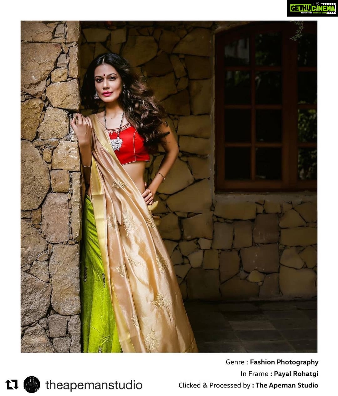 Payal Rohatgi Instagram - आज में बात करना चाहती हूँ उन महिलाओं के बारे में जिनको मैंने निशाना बनाया था Sushant Singh Rajput के निधन के बाद क्योंकि उन महिलाओं का संबंध था Sushant Singh के साथ और उनके निधन के बाद इतनी सारी जो कहानियाँ बाहर आ रही थी उन कहानियों की सच्चाई जानने के लिए ये महिलाओं ने आवाज़ नहीं उठायी शुरुआत में इसलिए उनको मैंने निशाना बनाया है क्योंकि SSR ke निधन से मैं काफ़ी दुखी थी। अब बात करते हैं पहली महिला #KritiSanon जो आज की तारीख़ में Wardha Nadiadwala की फ़िल्म कर रही है वो Wardha जो ज़्यादातर Jackaline Fernandes ke साथ काम करती है आज की तारीख़ में इसके साथ कर रही है #BachchanPandey में जिसके hero BJP के चहेते #AkshayKumar है तो अच्छी बात है इस औरत को काम मिल रहा है जो औरत एक समय Sushant के साथ रिश्ता रखती थी मगर ये भी नहीं जानती थी या न जानते हुए बहुत कुछ जानती थी कि कैसे bollywood उसके साथ ग़लत कर रहा है। सुनने में तो ये भी आया था Akshay Kumar Sushant की फ़िल्में कर रहा है वो ही Akshay Kumar आज इस सुशांत की दोस्त के साथ काम कर रहा है। दूसरी महिला है #RakulPreet इसे मैं नहीं जानती थी क्योंकि दक्षिण भारत की फ़िल्में में नहीं देखती हूँ।इसे मैं तब जानने लगी जब #RiyaChakraborty सुर्ख़ीयों में आयी सुशांत के निधन के बाद वो Riya जो उस samay एक जाना माना नाम नहीं थी मगर अब media trial ने बिचारी को प्रसिद्ध कर दिया है पुरे भारत में😂 Rakul अब Ajay Devgan प्रोडक्शंस ke अंदर Amitabh जी ke साथ kaam कर रही है jo अच्छी बात है क्योंकि सबको अपने कर्मों ke अनुसार फल मिलता है मगर ये औरतें sushant को जानती थी ऐसा वो दावा करती थी और वो sushant को नहीं बचा पाई। #Repost @theapemanstudio with @get_repost ・・・ This is to the day we got approached by team @payalrohatgi and we instantly said yes. We were super sure our experience with her will be as fabulous as her. And this is our first ever collaboration per se and also the first with a Bollywood actress. So happy to share Ahmedabad roots with this gorg beauty. . A huge applause to @thefictiongirl for managing the shoot, sourcing designs and styling them on floor. . . Pat on the back to @variationsbydixa for designing the classy costumes and @valinestylin_mua for being there as makeup and hair artist. Incredible hospitality to our fave heritage house @mani_mansion. #payalrohatgi