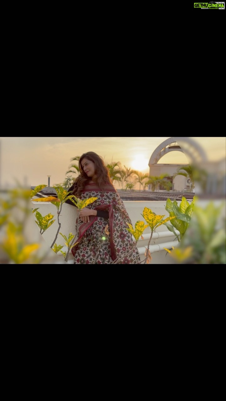 Payal Rohatgi Instagram - Don’t be a slave to your emotions ❤️ #payalrohatgi #vocalforlocal