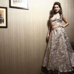 Payal Rohatgi Instagram – आज हम बात करते हैं सेक्यूलर उंगली करने वाली औरत की जो Bharat में रोज़ी रोटी कमा गई 2020 में Modi नफ़रत फैलाके। 

ये Swara अभी तक PETA की brand ambassador नहीं बनी इसलिए मास खाने से उसे कोई दिक़्क़त नहीं है 😜

 ये औरत जो #CAA क़ानून के बाद delhi में दंगे फैलाने के पीछे अपना योगदान दे सकती है वो अब ऐसी विचारधारा का प्रचार कर रही है कि Bharat में मुसलमान होना सबसे बड़ा गुनाह है। अब अगर ये औरत ऐसी विचारधारा फैला रही है तो मुझे समझ नहीं पड़ता कि इसे जो इतनी हमदर्दी है मुसलमानों से वो ऐसी हमदर्दी जानवरों के प्रति क्यों नहीं रखती क्योंकि वो कह रही है की जो राष्ट्रवादी लोग ये कह रहे हैं भारतीय लोगों को हलाल मांस खाने की बजाय वो झटका मास खाए तो वो राष्ट्रवादी लोग ग़लत है । 

मैं जानना चाहती हूँ कि क्या जो लोग जानवरों की इतनी बेरहमी से मौत का समर्थन करते हैं क्योंकि इस्लामिक देशों में हलाल मास बेचा जाता है वो लोग आज भारत के अंदर मानवता की बात करते हैं और इस्लामोफोबिया की ग़लत कहानी बेचते हैं।ये लोग राष्ट्रवादी लोगों के ख़िलाफ़ जाने के लिए जानवरों की बेरहमी से होने वाली मौत का समर्थन करते हैं और यही लोग Modi जी के ख़िलाफ़ जाने के लिए मुसलमानों को भड़काते हैं कि उनका मुसलमान होना Bharat में ग़लत है। #payalrohatgi