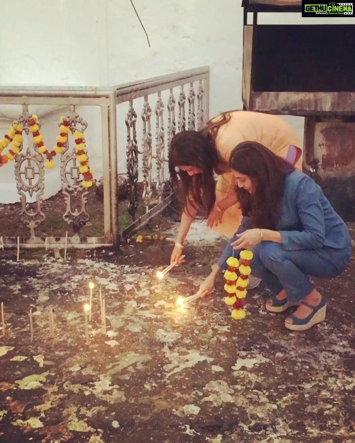 Payal Rohatgi Instagram - I go to a church too ЁЯТУ I am a Hindu ЁЯШЙ #payalrohatgi рдЕрднреА рдХрд┐рд╕рд╛рди рдЖрдВрджреЛрд▓рди рдореЗрдВ рдЕрдм Bharatiya Kisaan Union рдХреЗ рдиреЗрддрд╛ Rakesh Tikait рдХреБрдЫ рдХрд╣ рд░рд╣реЗ рд╣реИрдВ рдордВрджрд┐рд░реЛрдВ ke рдмрд╛рд░реЗ рдореЗрдВ, рдкрдВрдбрд┐рддреЛрдВ рдХреЗ рдмрд╛рд░реЗ рдореЗрдВ, рдЕрдкрдиреЗ рднрд╛рд╖рдг рдореЗрдВ рдЙрдирдХреА рдирд┐рдВрджрд╛ рдХрд░ рд░рд╣реЗ рд╣реИрдВред рдлрд┐рд░ рдХреБрдЫ рд╕реЛрд╢рд▓ рдореАрдбрд┐рдпрд╛ рд╡реАрдбрд┐рдпреЛрдЬ рднреА рджрд┐рдЦрд╛рдИ рджрд┐рдП рдЧрдП рд╣реИрдВ рдЬрд╣рд╛рдБ рдкрд░ рдХрд┐рд╕рд╛рди рдЖрдВрджреЛрд▓рди рдХреЗ рдирд╛рдо рдкрд░ рдХреБрдЫ рд▓реЛрдЧ Jio рдХреЗ рдЯрд╛рд╡рд░реНрд╕ рдХреЛ рдбрд┐рд╕реНрдЯреНрд░реЙрдп рдХрд░ рд░рд╣реЗ рд╣реИрдВ рд╕рд╛рде рд╕рд╛рде рдореЗрдВ рдкреНрд░реЛрдЯреЗрд╕реНрдЯ рдХрд░ рд░рд╣реЗ рд╣реИрдВ Jio рдХреЗ рдкреЗрдЯреНрд░реЛрд▓ рдкрдВрдк рдкрд░ рдФрд░ рдкрд╛рд╡рд░ рд╕рдкреНрд▓рд╛рдИ рдХрдЯ рдХрд░рдХреЗ рдореЛрдмрд╛рдЗрд▓ рдЯрд╛рд╡рд░реНрд╕ рдХреА рд╕рд░реНрд╡рд┐рд╕рд┐рд╕ рдкрд░ рд░реЛрдХ рдХрд░рд╡рд╛ рд░рд╣реЗ рд╣реИрдВред рдЕрдм рд╕рдЪ рдореЗрдВ рдпреЗ рд▓реЛрдЧ рдХрд┐рд╕рд╛рди рд╣реИ рдХрд┐ рдХрд┐рд╕рд╛рди рдХреЗ рднреЗрд╖ рдореЗрдВ рдХреЛрдИ рдФрд░ рдпрд╣ рддреЛ рд╕рдордп рдмрддрд╛рдПрдЧрд╛ред рдкрд░рдВрддреБ рдЗрддрдирд╛ рдХрд╣рдирд╛ рд╣реИ рдХреЗ рдЬреЛ videos рдореИрдВрдиреЗ рджреЗрдЦрд╛ рдерд╛ рдЙрд╕ рдореЗрдВ kisaan рдЕрдкрдиреЗ рд╣рд╛рдереЛрдВ рдореЗрдВ Bhindrawala рдХрд┐ рдлреЛрдЯреЛрдЧреНрд░рд╛рдл рд▓реЗрдХрд░ protest рдХрд░ рд░рд╣реЗ рдереЗ ред рд╡реЛ protest рдХрд╛ рд╕рдорд░реНрдерди punjab рдХрд╛ рдХреЛрдИ actor Deep Sindhu рдХрд░ рд░рд╣рд╛ рдерд╛ Barkha Dutt рдХреА interview рдореЗрдВ рдЬрд┐рд╕реЗ рджреЗрдЦрдХрд░ рдореИрдВрдиреЗ khalistan рд╕реЛрдЪ ke рдКрдкрд░ video рдмрдирд╛рдпрд╛ рдЬреЛ рдХреБрдЫ log рдмреЗрдЪрдирд╛ рдЪрд╛рд╣ рд░рд╣реЗ рд╣реИрдВ рдХрд┐рд╕рд╛рдиреЛрдВ рдХреА рдЖрдбрд╝ рдореЗрдВред рдмрд╕ рдЗрддрдирд╛ рдХрд╣рдирд╛ рд╣реЗ ke kisaan рдЖрдиреНрджреЛрд▓рди ke рдкреАрдЫреЗ рдПрдХ рдмрд╣реБрдд рдмрдбрд╝реА рд╕рд╛рдЬрд╝рд┐рд╢ рд╣реИ рдФрд░ рдпреЗ рд╕рд╛рдЬрд╝рд┐рд╢ рдЬрдм рд╕рдордп par рдмрд╛рд╣рд░ рдЖрдПрдЧреА рддрдм рддрдХ рдпреЗ рдЬреЛ рдкрд╛рд▓рддреВ рдХреБрддреНрддреЗ рд╣реИрдВ рдЬреЛ рдореБрдЭреЗ attack рдХрд░ рд░рд╣реЗ рд╣реИрдВ рдЙрдирдХреЛ рднреЛрдХрдиреЗ рджреЛЁЯШ╣
