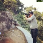 Payal Rohatgi Instagram - Prashant Bhushan बुढ़ापे में सठिया गए हैं ऐसा महसूस होता है उनके tweet से क्योंकि वो किसानों को मोदीजी के ख़िलाफ़ भड़का रहे हैं ये कहके kisaan bill उनके ख़िलाफ़ है जबकि इतने बुज़ुर्ग है और उन्होंने ख़ुद अपनी आँखों से इतने सालों का kisaan आन्दोलन देखा होगा।उन्होंने अनगिनत kisaan आंदोलन देखे होंगे जो Bharath में हुए। मगर भारत में social media नहीं था पहले तो ये kisaan आंदोलन इस तरह से कैप्चर नहीं हुआ जिस तरह से ये pizza wale वीडियोज capture हुए हैं। तो Prashant Bhushan जो अपने आपको एक वरिष्ठ इन्सान और ज़िम्मेदार नागरिक समझते हैं उन्हें सिर्फ़ इतना कहना है कि Agriculture एक state का मुद्दा नहीं है बल्कि पूरे देश का मुद्दा है। जिस तरह से article 370 निकला लोकतंत्र तरीक़े से और kashmir को भारत का हिस्सा बनाया गया है। उसी तरीक़े से farmers का ये bill pass करके किसानों के फसल को पूरे desh में एक समानता मिली है। industry के सारे products को Bharat में एक समानता है तो फिर किसानों के फसल को भी पूरे Bharath में एक समानता मिलनी चाहिए। ये हैं शर्मनाक चेहरा एक वरिष्ठ bharatiya vakil का jo अभिव्यक्ति की आज़ादी में जानबूझकर FAKE NARRATIVE फैला रहा है 🙏 #payalrohatgi Honeymoon Point