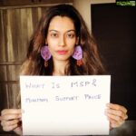 Payal Rohatgi Instagram - बहुत सारे liberal MSP ke ऊपर भी चर्चा कर रहे हैं MSP यानी Minimum Support Price jo पहले सरकार ते करती थी मगर अब Sarkar को ते करने की आवश्यकता नहीं है मेरे अनुसार क्योंकि किसान अपने अनुसार अपनी फसल का भाव ते कर सकता है। तो किसान जो आज protest कर रहा हे उसे यह नहीं पता कि सरकार ने उसके हाथ में सारे Powers दे दिए हैं यह bill लाकर 🙏 KISSAN IS THE BOSS 🙏 #isupportfarmersbill #payalrohatgi