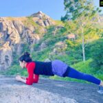 Payal Rohatgi Instagram - जब से मैंने #BhartiSingh पर video बनाया मेरी #MainHoonSeries में तब से trolls ने मेरे ऊपर आरोप लगाया कि मैं Bharti के शरीर के ऊपर personal comments कर रही हूँ 😂 तो इनको इतना कहना है कि मैं Bharti Singh बनकर खुद का मज़ाक़ उड़ा रही थी क्यूँकि Bharti भी यह ड्रामा करती है अपने comedy show में TRP के लिए। अगर body shaming के ऊपर चर्चा करनी है तो discuss करो #KapilSharma का tweet जहां वो एक troll के उँगली मार उस पर drugs का सेवन का आरोप लगाया तो वो इतना उत्तेजित हुआ कि troll के मोटापे पर lecture देने लगा 🤣 मगर उसे कोई मेरा hater lecture नहीं देगा क्यूँकि trolls भी नक़ली ड्रामा करते हैं किसि के इशारों पर 🙏 #payalrohatgi Mount Abu Wildlife Sanctuary
