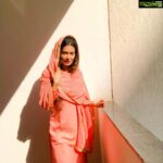 Payal Rohatgi Instagram - वाहेगुरु जी दा खालसा, वाहेगुरु जी की फ़तह 🙏 Talk with Madhu Purnima Kishwar on #FarmBills 🙏 https://youtu.be/3w3AwBxKUTk #PayalRohatgi #isupportfarmersbill