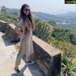 Payal Rohatgi Instagram - जो सेक्यूलर को आपत्ति थी #AkshayKumar के interview से jo उन्होंने लिया था Modi जी का 2019 elections ke पहले ये कहकर कि Akshay Kumar तो भारतीय नागरिकता नहीं रखते हैं तो वो प्रधानमंत्री जी की interview क्यों ले रहे हे ?? ये एक तरीक़े का influence करने का प्रयास है ऐसा कहा गया परंतु हमें seculars confused लग रहे हैं क्यूँकि Akshay Kumar jo Canadian नागरिकता रखते हैं क्या वो bharatiya लोगों को influence कर सकते हैं या नहीं ?? क्योंकि अब ये ही सेक्यूलर Canadian prime minister का दखलंदाजी so- called Farmers protest में वाजिब समझते हैं जो हास्यजनक है और इनका दोगला पन दिखाता है। Canadian सरकार ने #JaspalAtwal को dinner पर बुलाया जो convict था attempted assassination of #MalkatSinghSindhu के लिए और वो former मेम्बर था of International Sikh Youth Federation का jo लड़ रही थी to establish an independent Sikh State Punjab और उसको ban kiya था Canada में और उसको घोषित kiya था as a आतंकवादी organisation 2003 में।Atwal की फ़ोटो Canada के prime minister की पत्नी के साथ public domain में है। Canada ke प्रधानमंत्री को नक़ली किसानों ke protest द्वारा Bharath के internal matters में दखलअंदाजी नहीं देनी चाहिए। #payalrohatgi