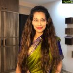 Payal Rohatgi Instagram - भारत के बॉलीवुड के अंदर एक बहुत noticable fact है क़ि अगर कोई मुस्लिम ऐक्टर नाम या शौहरत पाता है तो वो अपने धर्म का ज़रूर प्रचार करता है। #ZairaWasim ने तो सच में अपना बॉलीवुड career छोड़ दिया धर्म के लिए और #SanaKhan शायद PR activity द्वारा अपने धर्म को promote कर रही है। यह भी fact है क़ि मुस्लिम superstars अपने धार्मिक slogans बोलते हैं public platform में और उसे बोलने से शर्माते नहीं। दूसरी ओर हिन्दु superstar #AkshayKumar कभी #जैश्रीराम का नारा नहीं लगाता public platform पर। और यह सब हिन्दु actors जो celebrities बन जाते हैं छोटे या बड़े जैसे Swara या #SonamKapoor #AnushkaSharma types यह लोग Hinduphobia फ़ेलाते है। याद रखे यह बात इन्हें ओर प्रसिद्ध बनाने से पहले 🙏 #payalrohatgi @myngels_26