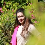 Payal Rohatgi Instagram - #ArnabGoswami की bail अभी तक नहीं हुई है और यह बहुत शर्मनाक है क्यूँकि high court कह रहा है sessions court देगी और sessionscourt का अभी तक कोई फ़ैसला नहीं हुआ। Modi जी अगर Arnab कोई मुस्लिम होता या फिर कोई आपका non-supporter होता तो आप शायद उसके लिए आवाज़ उठाते परंतु वह आपका समर्थक है तो उसे आप नहीं बचाएँगे ??? यह ग़लत है क्यूँकि सबका साथ और सबका विकास का मतलब समर्थकों को भी उतनी सुरक्षा मिलनी जितनी एक non-समर्थक को। बॉलीवुड का सच तो सबको पता चल गया है कि कितना drugs का सेवन करते हैं यह लोग। Firoz Nadiadwala के यहाँ raid पढ़ना और फिर Arjun Rampal के यहाँ raid दिखाती है कि कितना अंदर तक drugs का सेवन होता है। यह drugs के सेवन की छुपाने के लिए सुशांत की मौत जो आत्माहत्या कहकर छुपाया जा रहा था। Disha की मौत की भी छुपाया जा रहा था। Arnab ने इन सब पर आवाज़ उठाई तो अब उसके साथ यह सब हो रहा है। ग़लत है मोदी जी 🙏 #payalrohatgi Hotel Hilltone
