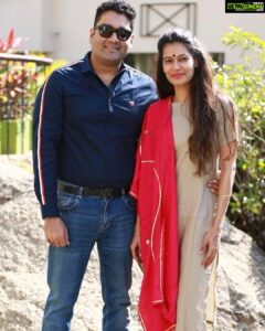 Payal Rohatgi Instagram - #ArnabGoswami को Taloga jail के ज़ाया गया क्यूँकि उसने अपने फ़ोन का इस्तेमाल किया जब वो Alibaug में थे ??? यह कौनसा logic है कि आप उसे Dawood gang वाले jail में ले जाए ??? ऐसा क्या गुनाह कर दिया Arnab ने ?? ख़ाली justice की माँग की थी सुशांत और दिशा के लिए। इतना बड़ा जुर्म है क्या था यह कि आप उसे ऐसे arrest करे दो साल पुराना case खोलकर जो आप कर सकते हैं अगर आप के पास सबूत हैं मगर ऐसे आतंकवादी की तरह नहीं। Arnab कह रहा है कि उसे वकील के साथ बात नहीं करणे दिया जा रहा है और उसे अपनी ज़िंदगी का डर है। यह कहाँ का लोकतंत्र है कि एक पत्रकार के साथ ऐसा हो ??? मोदी जी आप कुछ करेंगे ???? ऐसे आपके समर्थकों के साथ यह जो हो रहा है भारत में यह बहुत ग़लत है। अगर अर्नब को कुछ होगा तो हम माफ़ नहीं करेंगे 🙏 #payalrohatgi @krishaclothing @hilltonehotel Hotel Hilltone