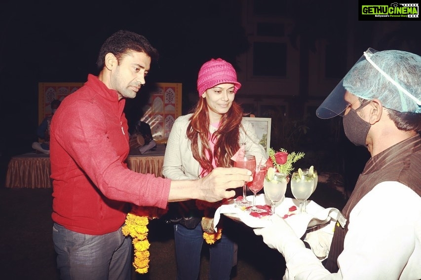 Payal Rohatgi Instagram - Thanks for the nice hospitality 🙏 Good property @hilltonehotel #MountAbu #payalrohatgi #sangramsingh Hotel Hilltone