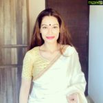 Payal Rohatgi Instagram - Mumbai Police और Maharashtra Sarkar सब #ArnabGoswami के पीछे हैं क्यूँकि उसने #PalgharSadhu की lynching के ऊपर आवाज़ उठाई और #SoniaGandhi को उसके maiden name से पुकारा। क्या पालघर साधु के पीछे का सच जानना ग़लत है ? क्या सुशांत सिंह राजपूत के मौत के ऊपर बोलना ग़लत है ?? Maharashtra सरकार १० लाख रुपए दे रही है #KapilSibal को एक hearing के लिए जो case उनका दर्ज है Arnab के ख़िलाफ़। क्या यहाँ tax payers money के ऊपर कोई चर्चा नहीं करेंगे liberals और feminists ??? क्यूँकि भारत मैं पत्रकार को हक़ होना चाहिए अपनी सोच रखने के लिए। दूसरी ओर वो actor जो Sangram जी के साथ #BiggBoss में था और मुझे grading समझा रहा था मेरी #AjazKhan का video viral हुआ है brahmins के ख़िलाफ़ ग़लत बोलकर उसके ऊपर जाँच यह कर सकते हैं पर करेंगे नहीं। क्या यह हैं इनका secularism की brahmins के ख़िलाफ़ मार पिट करवाना यह आदमी द्वारा जो पहले drugs मामले में भी पकड़ा गया था ??? दूसरी ओर NCB ने #SapnaPabbi करके कोई British अभिनेत्री है जो सुशांत सिंह राजपूत की costar रह चुकी है #Drive फ़िल्म में उसको summons भेजा है। मगर वो ग़ायब है ऐसा zonal head #SameerWankhede ने कहा media को।अब उसका जवाब आया है कि वो London में है अपने परिवार के साथ। यह लोग समझते हैं कि सब की IQ level feminists जैसी हैं ??? दो दिन की न्यूज़ का viral होने के बाद आप social media पर ड्रामा करो और हम मान लेंगे आपकी बकवास क्यूँकि आप British actress हो 🤣 #KatrinaKaif जैसी British actress 🙀😉 #payalrohatgi