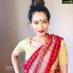 Payal Rohatgi Instagram - आज हम बात करते हैं एक भारतीय मुस्लिम couple के बारे में जिन्हें NCB help कर रही है Qatar के ज़ैल से छुड़ाने के लिए। NCB के बारे में सब लोग अब जान गए क्यूँकि सुशांत की मौत के मामले में उनकी जाँच चल रही है। Rhea को क्यूँ पकड़ा क्यूँकि सबूत थे और उसे छोड़ दिया bail से क्यूँकि sufficient नहीं थे। मगर उसका भाई Showik अभी तक jail में हैं।Drugs का धंधा तो यह करते थे परंतु सबूत भाई के ख़िलाफ़ ज़्यादा हैं। यह NCB आज एक भारतीय मुस्लिम कोबचाने का प्रयास कर रही है नामक #ओनिबकुरेशि और #शरीककुरेशि जो मुंबई से हैं।उनकी शादी हुई 2018 में और तभी उनकी कोई aunt Tabassum उन्हें विदेश भेजना चाहती थी honeymoon के लिए। परंतु यह खुद्दार थे तो aunt के पैसे से नहीं जाना चाहते थे। परंतु July 2019 में aunt ने tickets और hotel book किया Qatar जाने के लिए उनका उन्हें बिना बताए। दोनो तैयार हो गए जाने के लिए पहले इनकार करणे के बाद। परंतु उन्हें समझना चाहिए था कि कैसे उनकी Qatar की ticket Bangalore से book करी गयी नाकि मुंबई से। और Bangalore पहोचने के बाद उन्हें hotel में एक bag दिया गया। यह सब बेवक़ूफ़ी थी और दोनो को समझना चाहिए था कि उनकी aunt कोई षड्यंत्र रच रही है। क्यूँकि ऐसे couples की sawari कहा जाता है।इनको जो bag दिया उसमें aunt ने बोला जर्दा है परंतु जब वो Doha International AirPort पर पहुँचे तो उसमें ४ kg charas था। दोनो की गिरफ़्तार किया narcotics क़ी team ने और उन्हें १० साल की सजा हो गयी। अब परिवार ने मुंबई में aunt के ख़िलाफ़ FIR दर्ज करी और उसे और कोई निज़ामकारा को Mumbai Police ने गिरफ़्तार किया। जब सुशांत मामले में NCB की team मुंबई आयी क्यूँकि परिवार ने #RakeshAsthana और #KPSMalhotra के साथ सम्पर्क किया था तो यह भी parallel investigation हो रही थी। अब NCB द्वारा लिए गए बयान दूसरे देश के court में valid है तो अब शायद अगर हिम आवाज़ उठाए तो ओनिब और शरीक को Qatar के ज़ैल से रिहाई मिल सकती है। आशा करती हु कि हम हमारा भारत के सभी नागरिक प्रति duty निभाएगा 🙏 #payalrohatgi